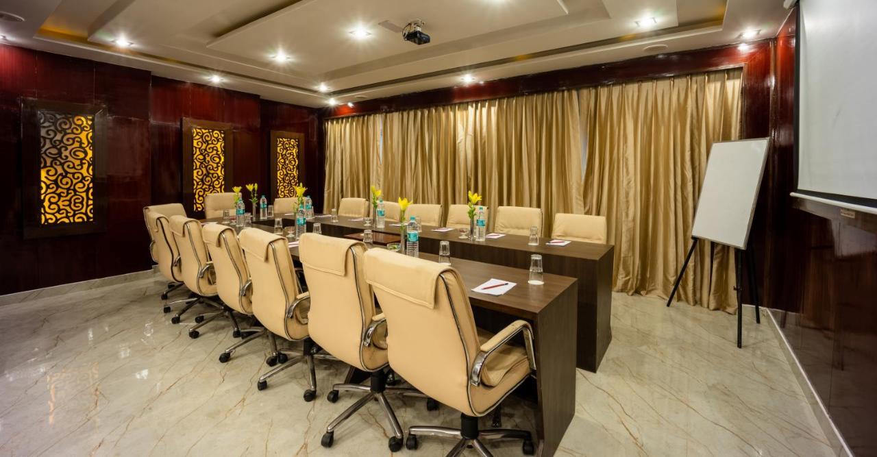 Hotel Shanti Palace Mahipalpur New Delhi Eksteriør bilde