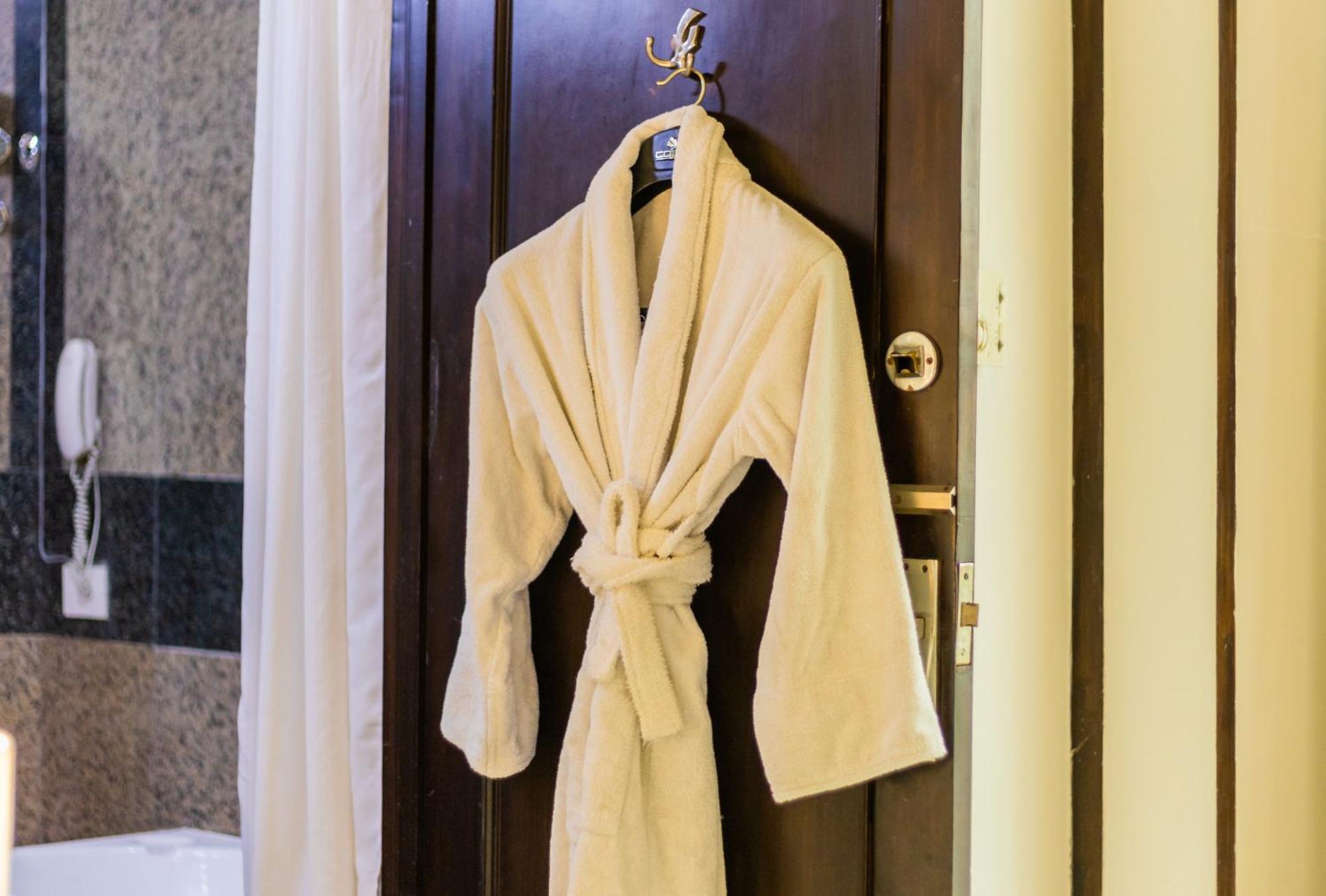 Hotel Shanti Palace Mahipalpur New Delhi Eksteriør bilde