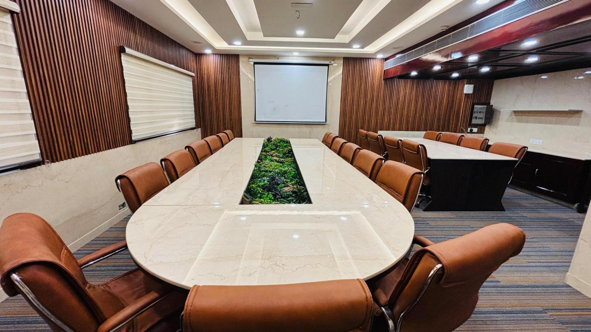 Hotel Shanti Palace Mahipalpur New Delhi Eksteriør bilde