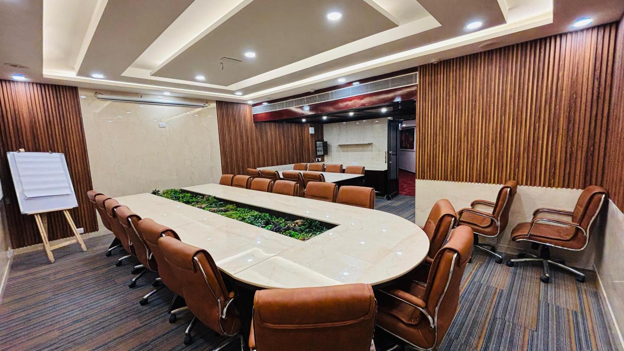 Hotel Shanti Palace Mahipalpur New Delhi Eksteriør bilde