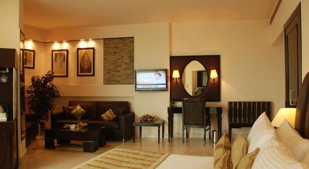Hotel Shanti Palace Mahipalpur New Delhi Eksteriør bilde
