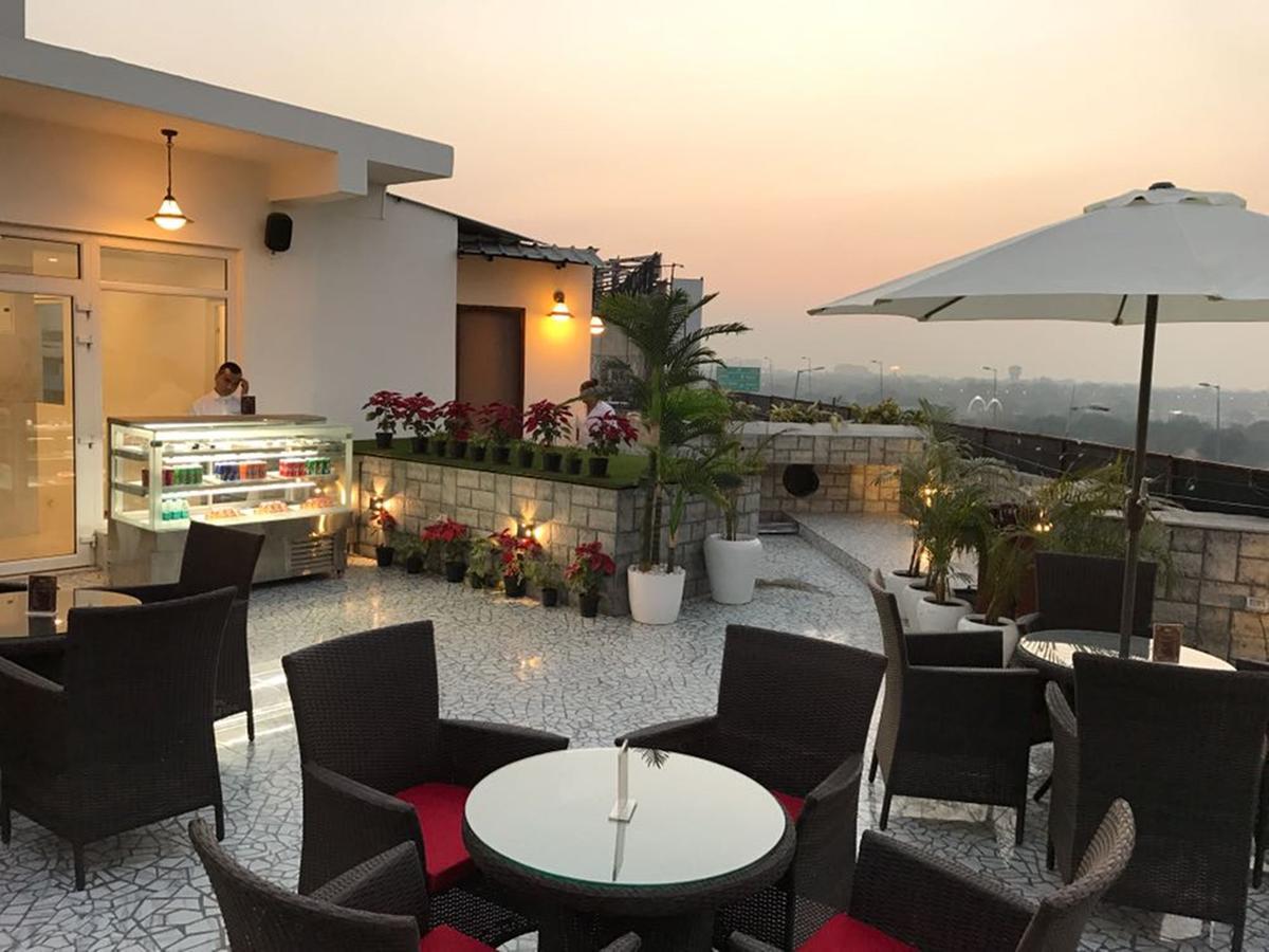 Hotel Shanti Palace Mahipalpur New Delhi Eksteriør bilde